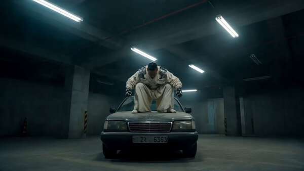 Street Fighter Warrior Car Destruction