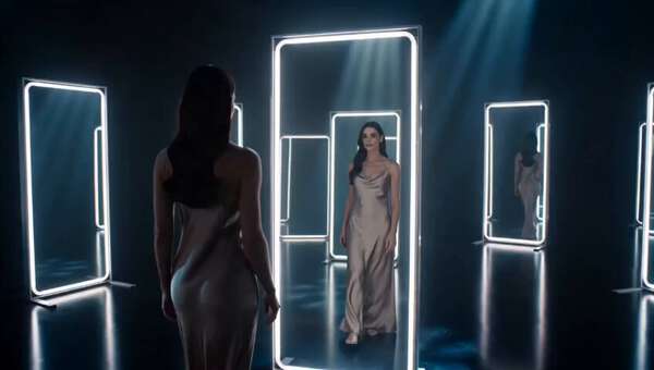 Mirror Portal Dressing Room