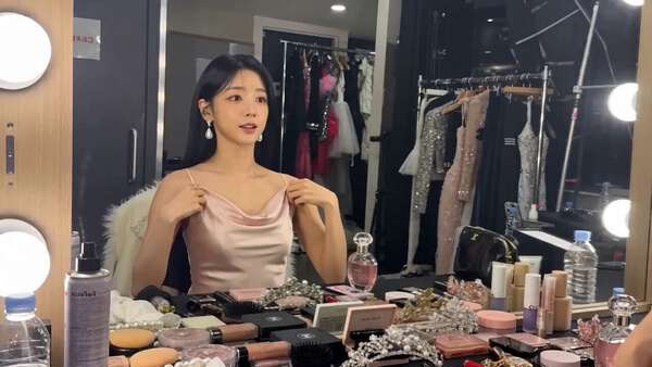 Luxury Idol Dressing Room MV Studio