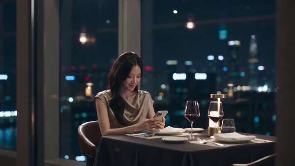 Restaurant Fake Proposal Embarrassment