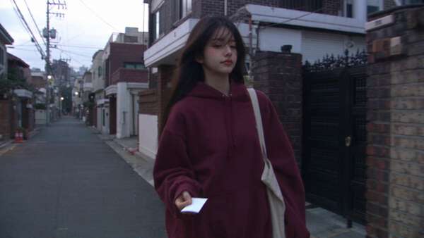 Early Morning on a Quiet Seoul Side Street