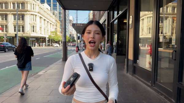 LUMIO Camera: A UGC Walk-and-Talk Product Showcase