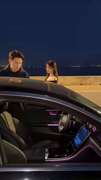 The Most Awkward Date Night: An 18-Second Phone Vlog